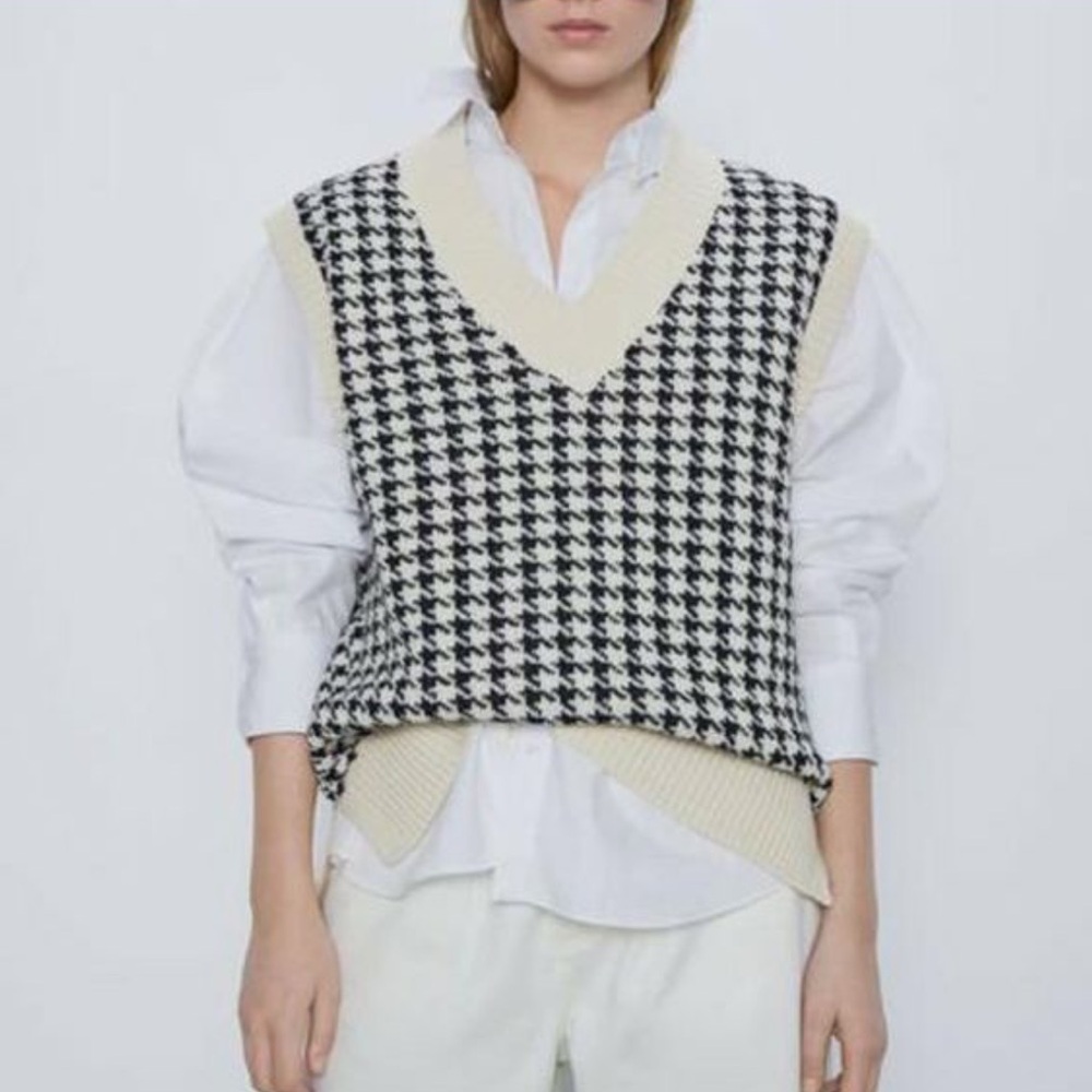Zara houndstooth print v-neck sleeveless knit sweater vest top